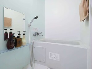 Dusche, Haartrockner, Shampoo