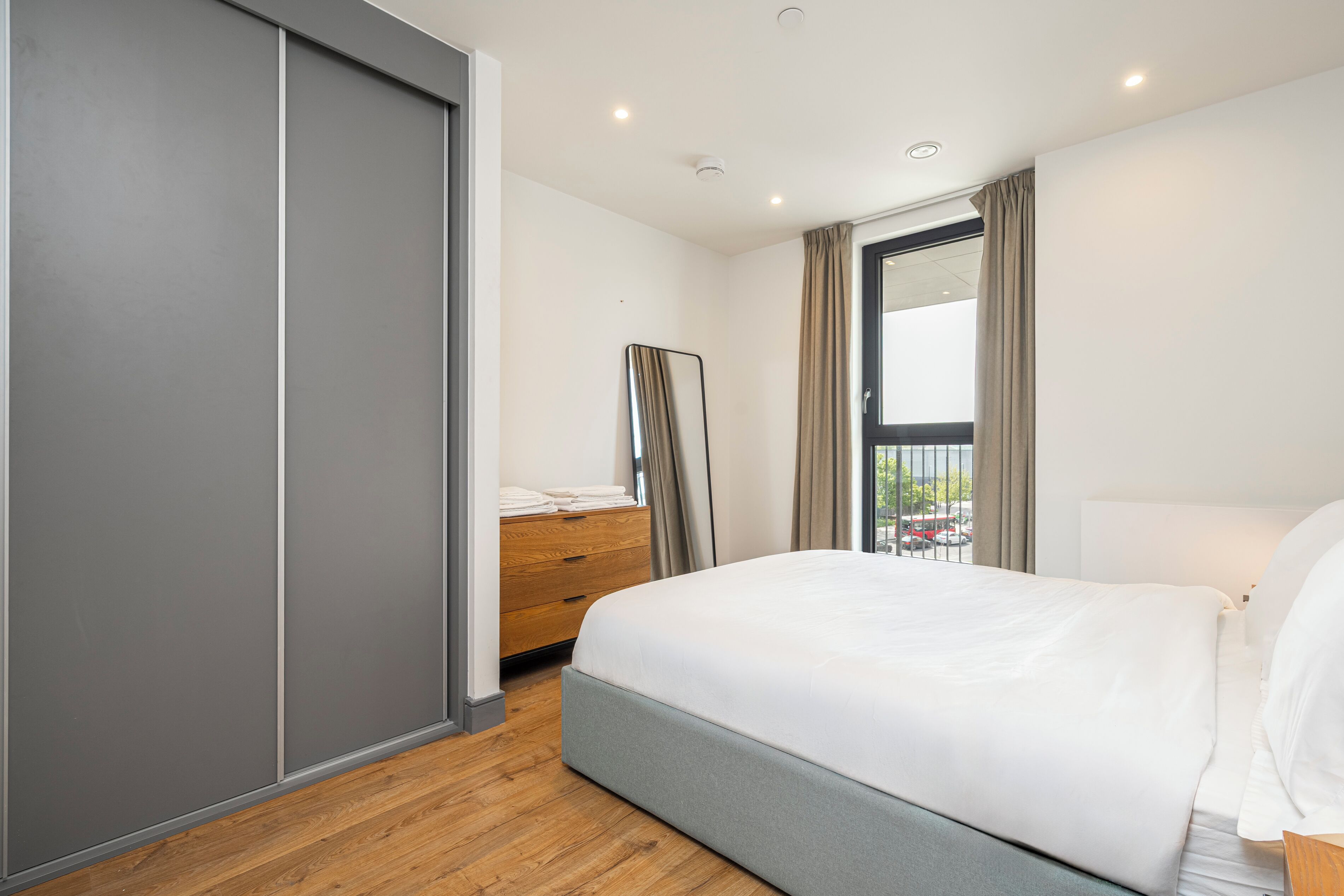 อพาร์ทเมนท์ (2 Bedrooms) | 2 ห้องนอน, พื้นที่ทำงานแบบใช้แล็ปท็อป, เตารีด/โต๊ะรีดผ้า, ผ้าปูที่นอน