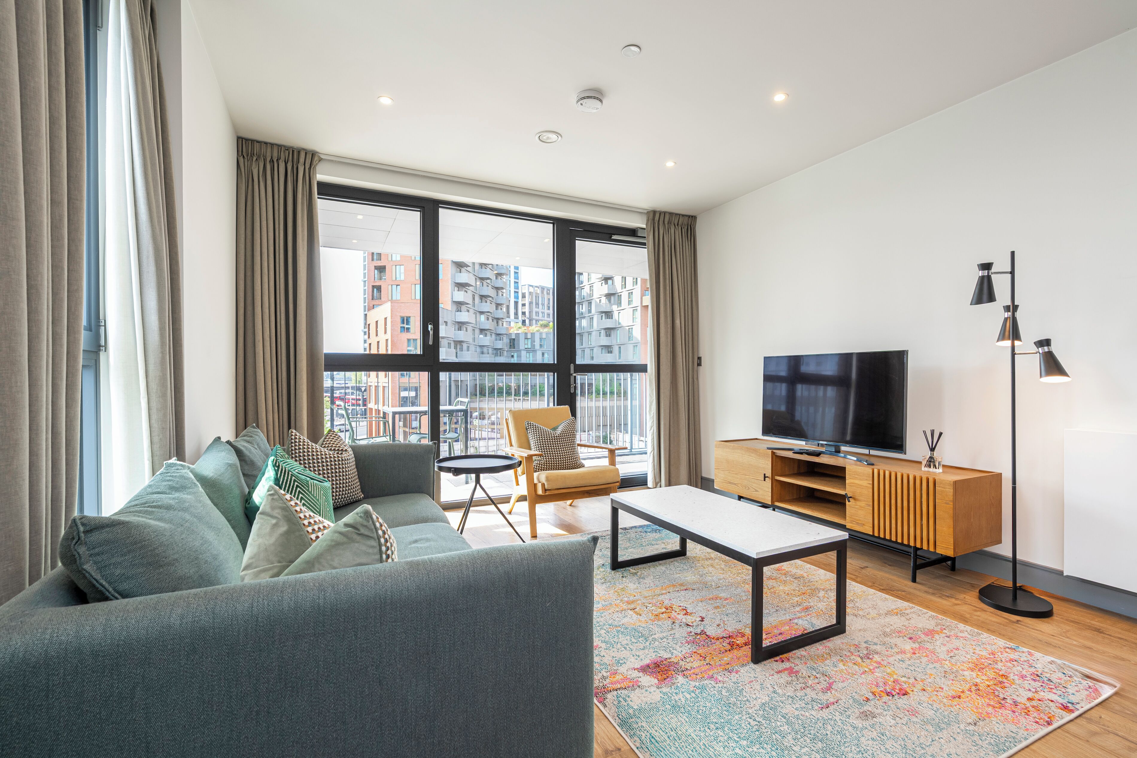 Huoneisto (2 Bedrooms) | Olohuone | 32–tuumainen televisio, jossa kaapelikanavat
