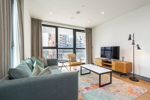 Apartment (2 Bedrooms) | Living room - Modern Meets Urban Living (London)