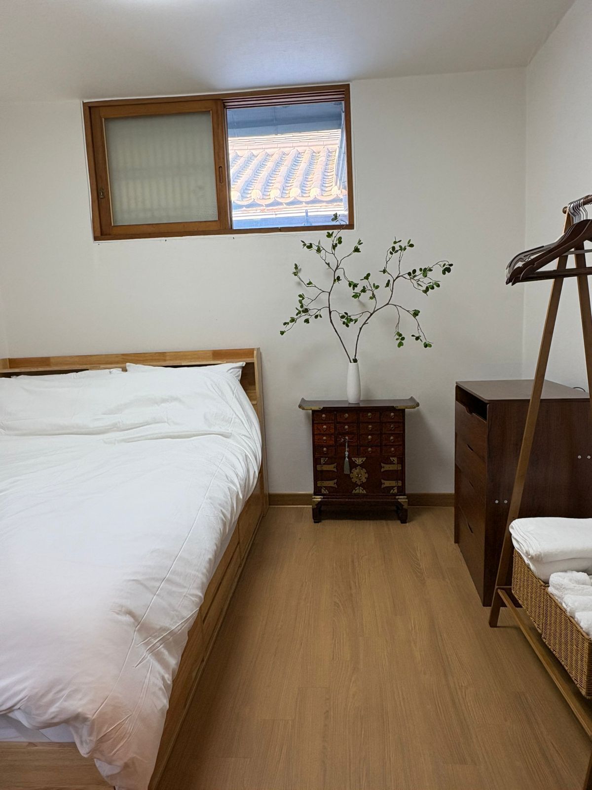 WiFi, bed sheets