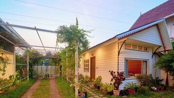 Premium Villa, Air conditioning, Lake View | Garden view