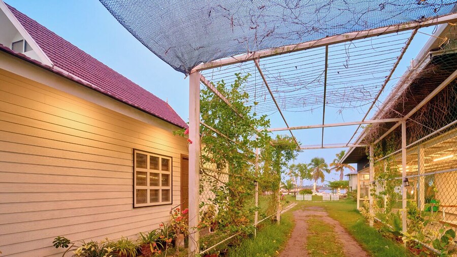 JC Den Villa Kochi by VOYE HOMES