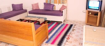 Beautiful apartment in Tezdaine with sea view