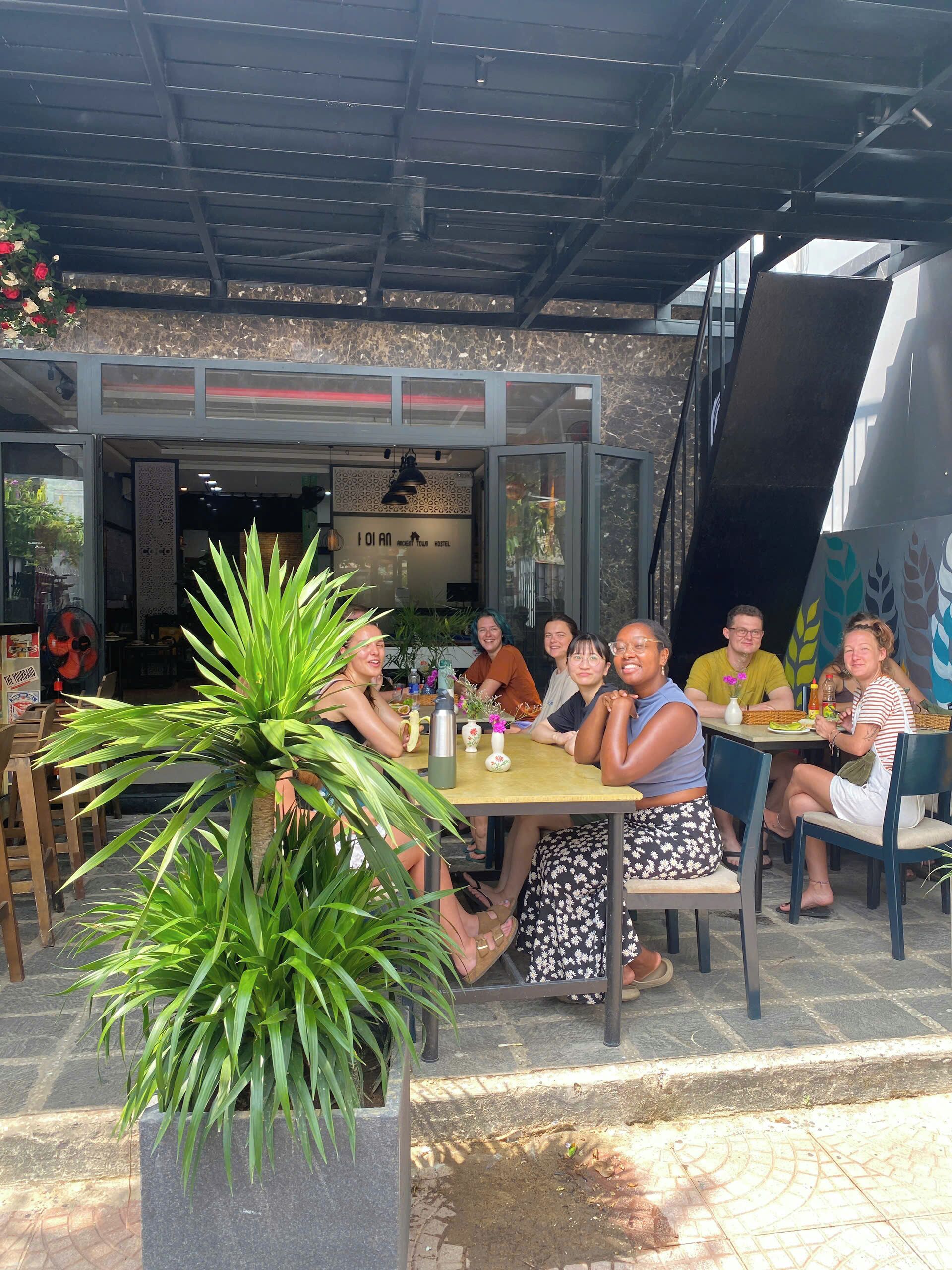 Tempat makan outdoor
