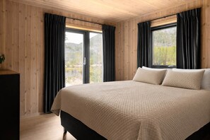 4 habitaciones, tabla de planchar con plancha, wifi y ropa de cama 