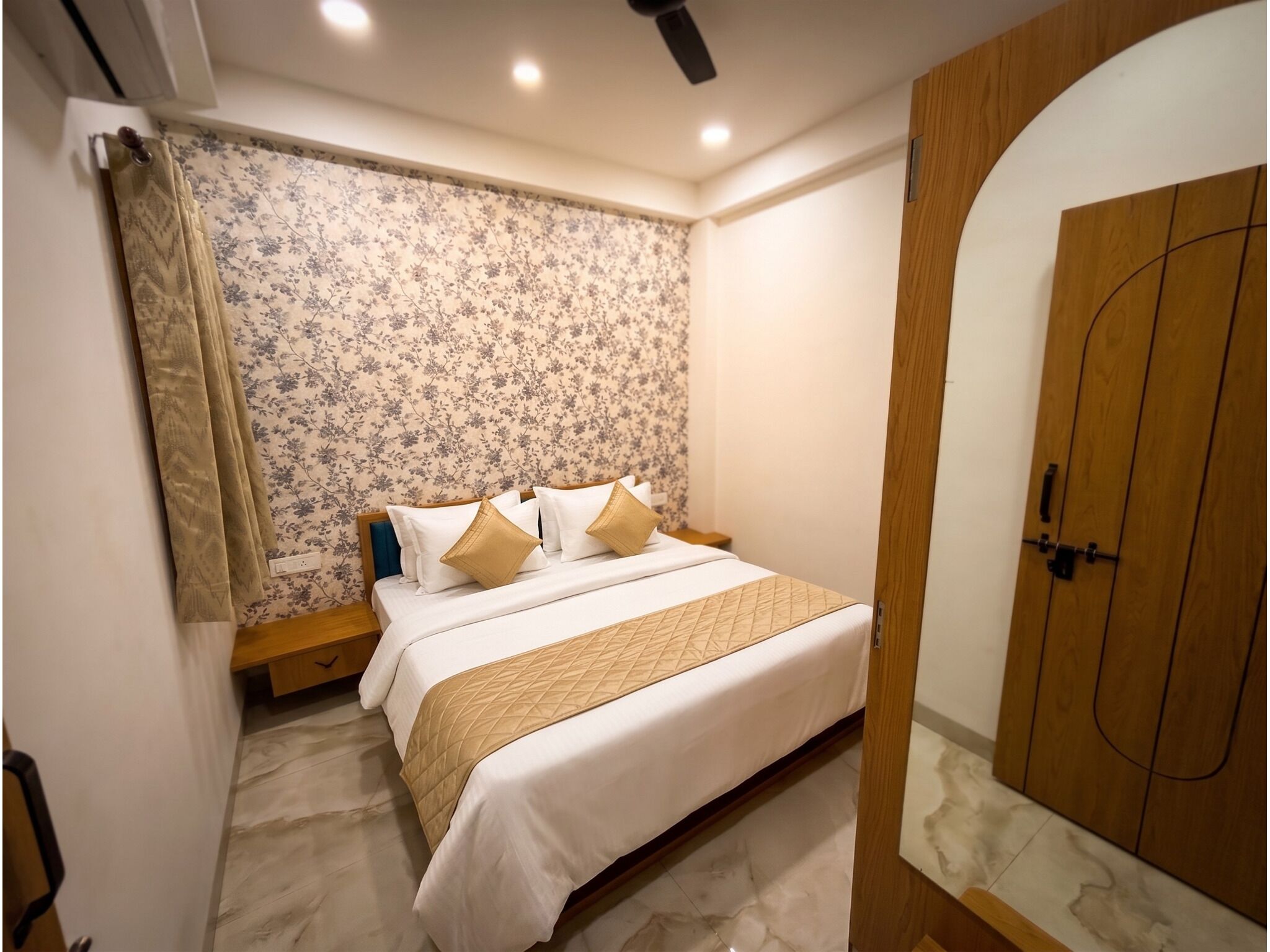 1 BHK | Una scrivania, postazione laptop, Wi-Fi gratuito