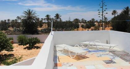Charming vacation apartment with sea view