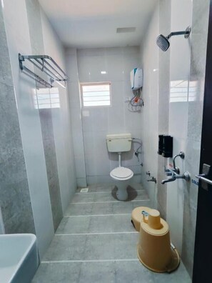 Ilmaiset hygieniatuotteet, tohvelit, pyyhkeet, saippua