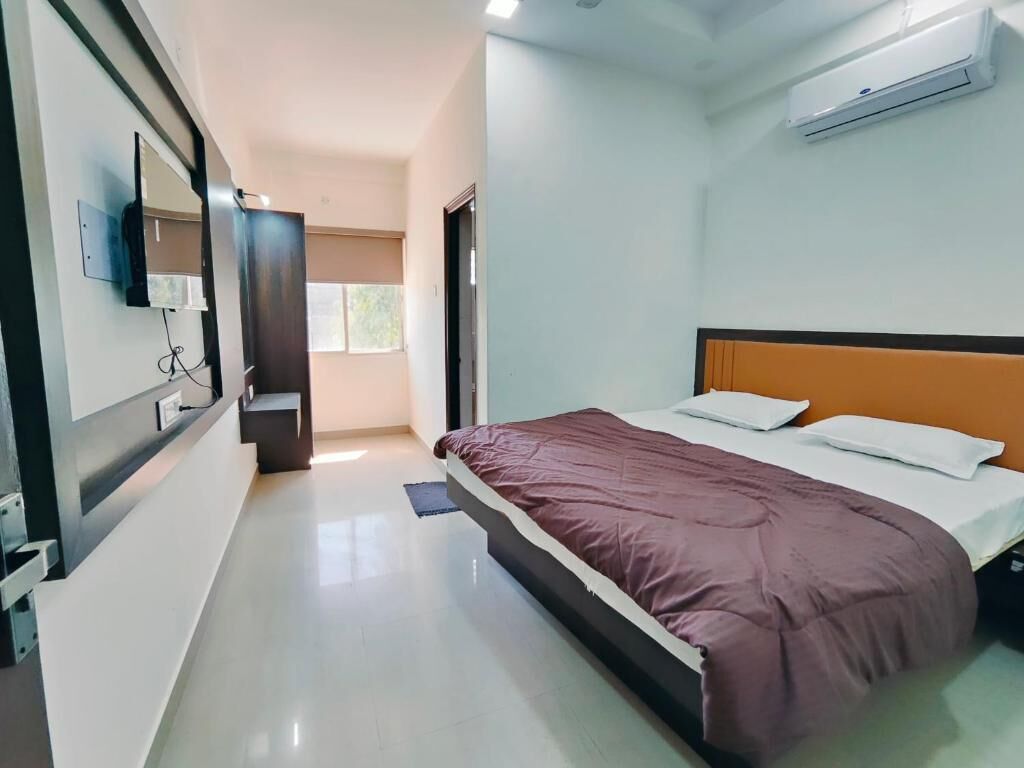 Deluxe Double Room, City View