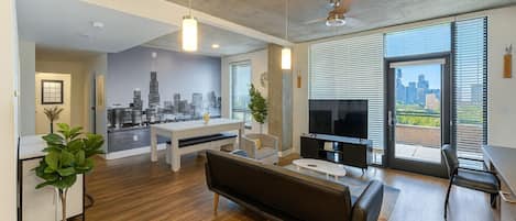 TV, ping pong, computer monitors