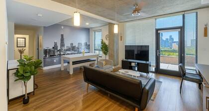 Trendy 3BR/3BA City Apt – Pool + Ping Pong A1
