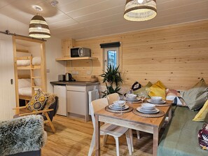 Dining - Sherwood Pines - Family Pod 5 (Mansfield)