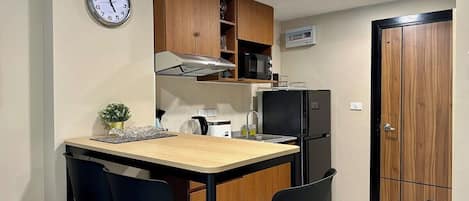 Fridge, microwave, stovetop, toaster