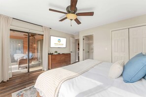 Travel cot, WiFi, bed sheets - Patio to Playground Pool Pointe Royale Resort 10 Min to Strip (Branson)