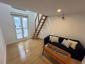 Living area - Cozy apartment very well communicated (Madrid)