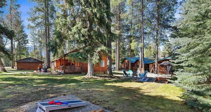 Authentic Montana log cabin, 15 min to Glacier. Queen bed + queen sofa bed, full kitchen & covered porch. Real adventure, real comfort, no tent required.