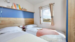 3 bedrooms, WiFi, bed sheets