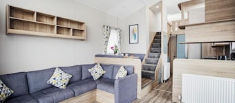 Horizon Heights Villa, stylish countryside and coast escape