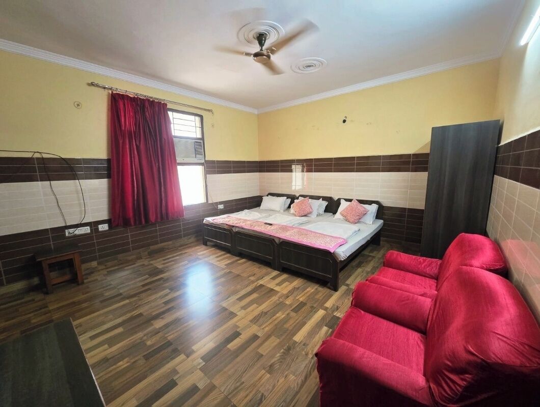 Basic Double Room | Desk, laptop workspace, free WiFi