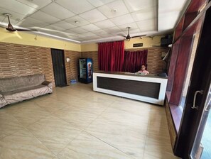 Eenvoudige tweepersoonskamer | Lobby