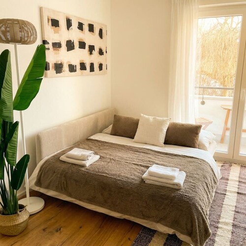Cozy Apt & Balcony | Near Zurich Airport