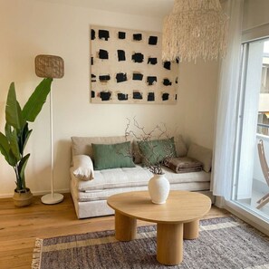 TV - Cozy Apt & Balcony | Near Zurich Airport (Opfikon)