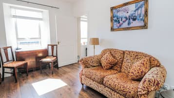 Cottage | Living area