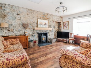 Cottage | Living area - Schoolhouse (Oban)