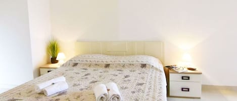 Internet, bed sheets