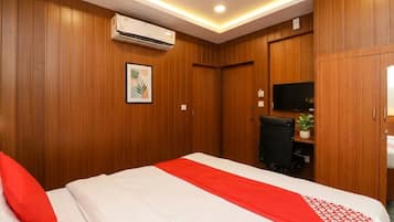 Desk, laptop workspace, free WiFi