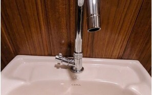 Phòng phong cách cổ điển | Phòng tắm | Buồng tắm vòi sen, đồ dùng nhà tắm miễn phí, khăn tắm, xà phòng 