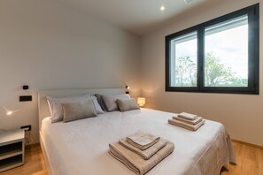 Free WiFi, bed sheets, wheelchair access - Villa Aqua_Lydia Suite Apartment_Lake View & Pool (San Felice del Benaco)