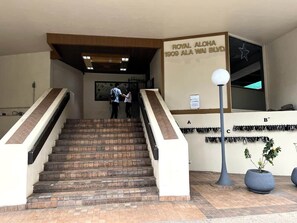 Exterior - 2 bedroom Waikiki condo/FREE parking /4beds (Honolulu)