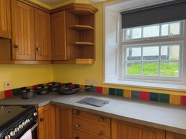 Casa de campo | Cocina privada | Lavavajillas y utensilios de cocina
