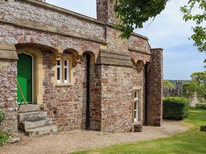 Exterior - Dowrich West Wing Apartment (Crediton)