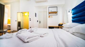 In-room safe, soundproofing, iron/ironing board, free WiFi