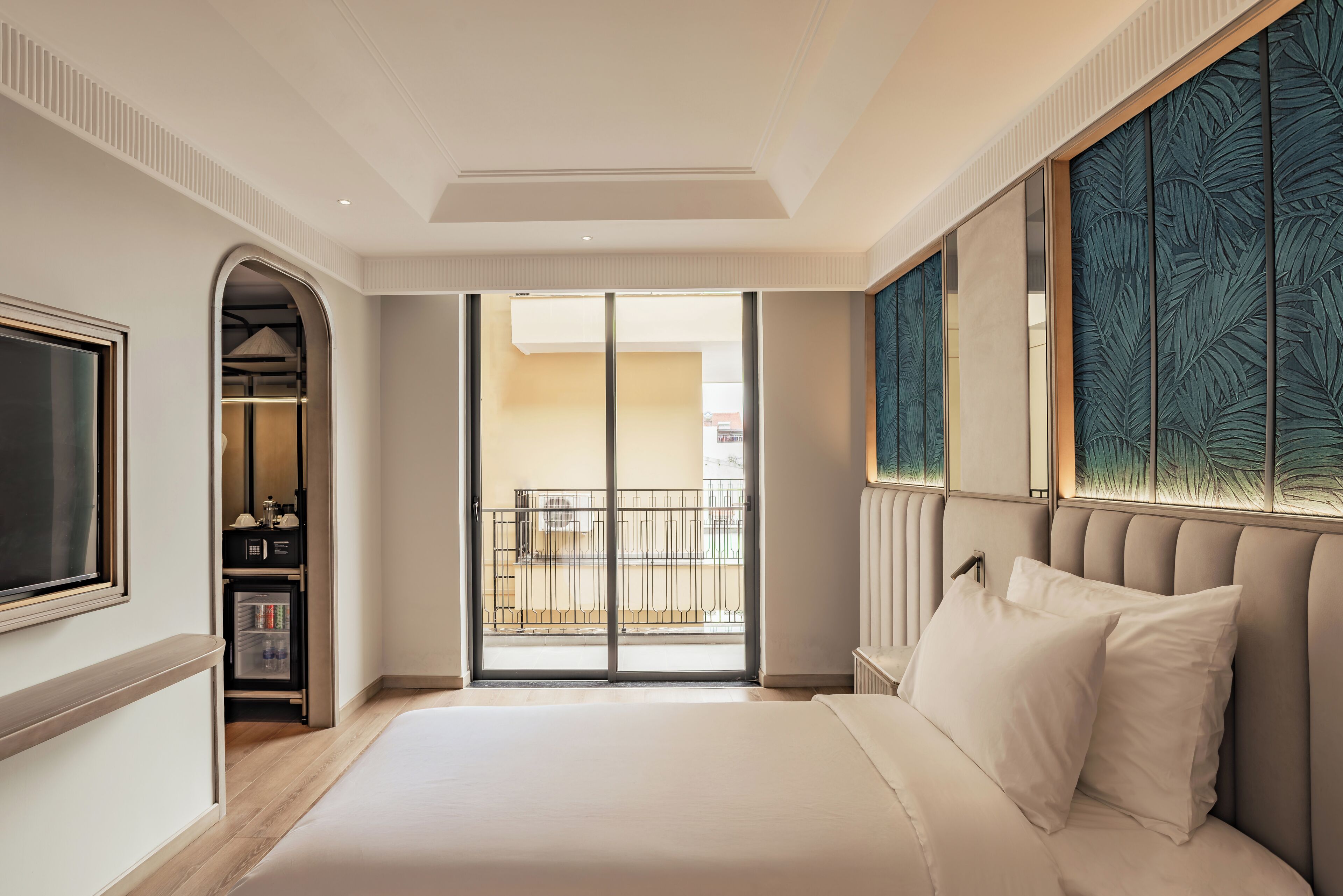 Deluxe Double or Twin Room, Non Smoking, Balcony | In-room safe, desk, laptop workspace, blackout curtains