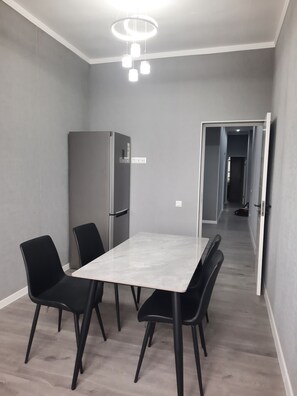 Dining - Double room deluxe family-friendly park zone (Dushanbe)