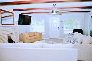 TV, fireplace