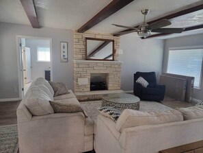 TV, fireplace
