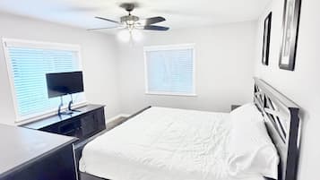3 bedrooms, iron/ironing board, bed sheets