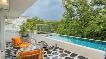 Villa Deluxe, balcon | Piscine | Piscine extérieure