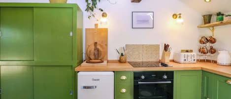 Dishwasher, cookware/dishes/utensils