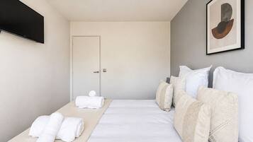 Apartment | Iron/ironing board, free WiFi