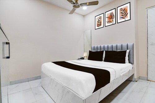 Deluxe With Twin Bed BK International