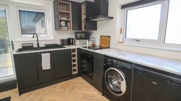 Dishwasher, cookware/dishes/utensils