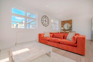 Apartment | Living room - Stylish 3BR Wimbledon Roof Terrace & Parking (London)
