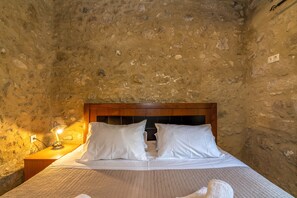 Iron/ironing board, free WiFi, bed sheets - Petrakis Cretan Homes "Emmanouil" (Lousakies, Kissamos)