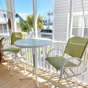 Outdoor dining - Salt & Lime at Turner Tide (North Myrtle Beach)